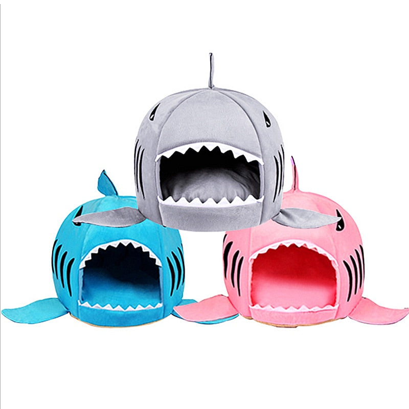 Cama para mascotas de tiburón